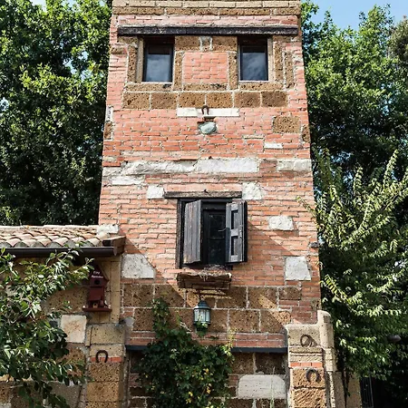 Relais Torre Del Piancastagno *